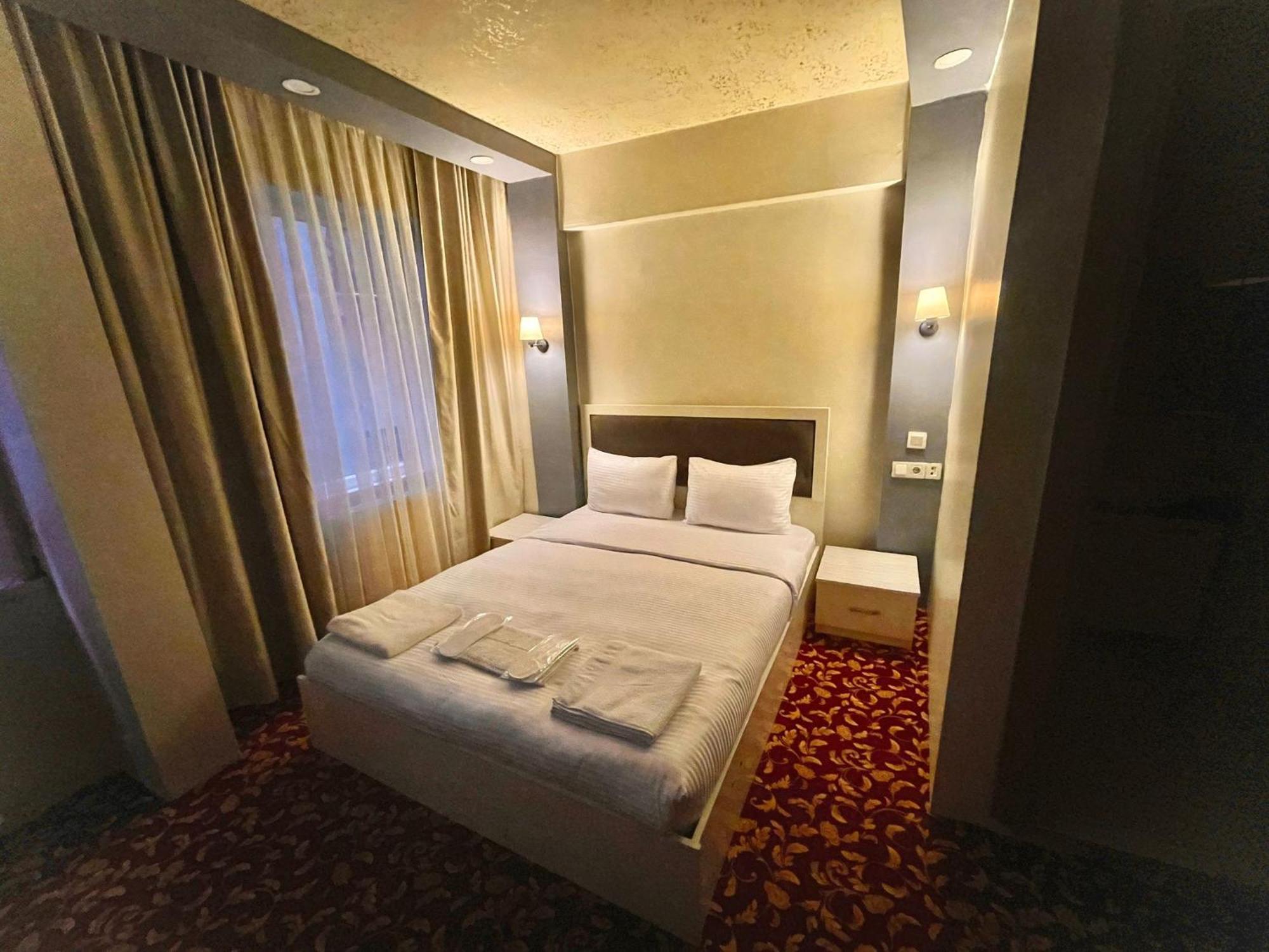 Ufuk Hotel Provincia di Provincia di Istanbul Esterno foto