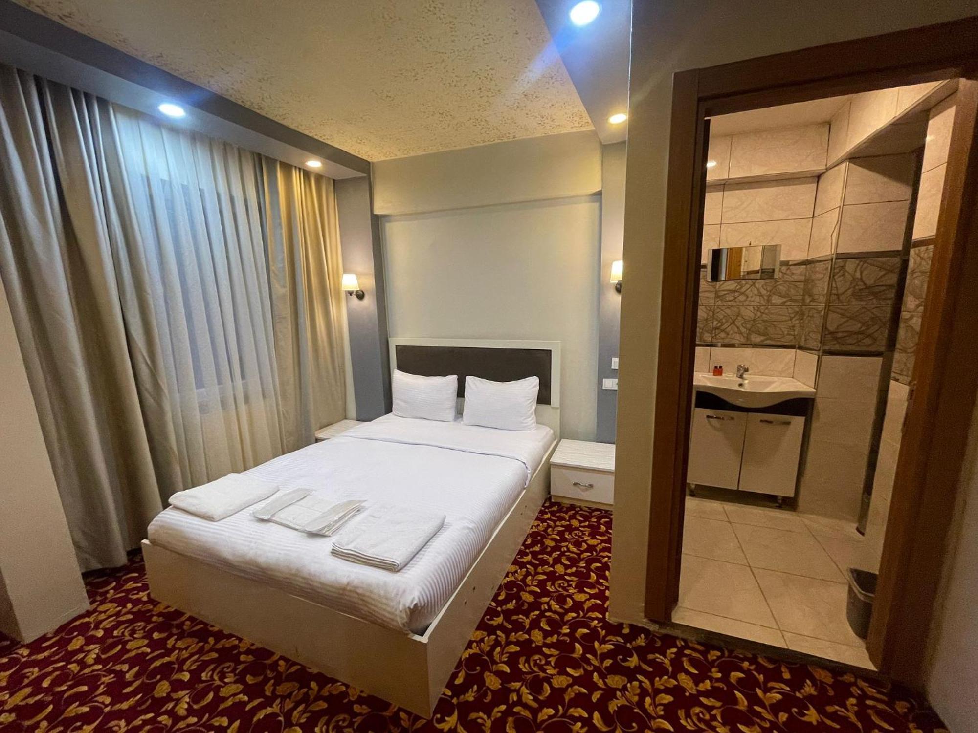 Ufuk Hotel Provincia di Provincia di Istanbul Esterno foto